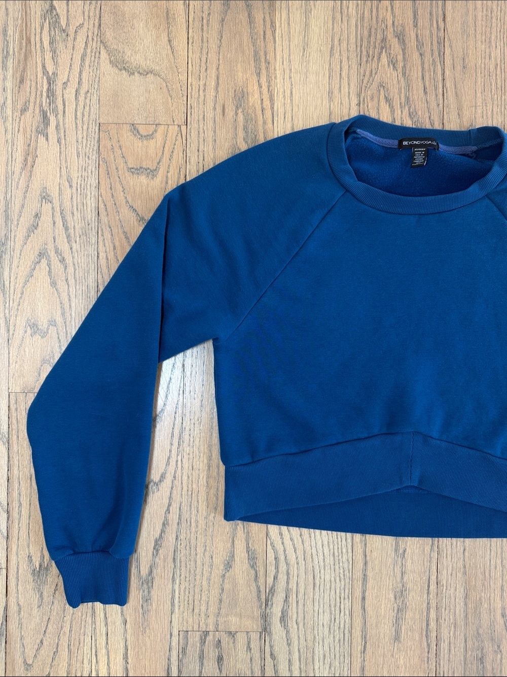 Beyond Yoga Uplift Teal Cropped Long-Sleeve Pullover Top Size X-Small - Picture 4 of 12
